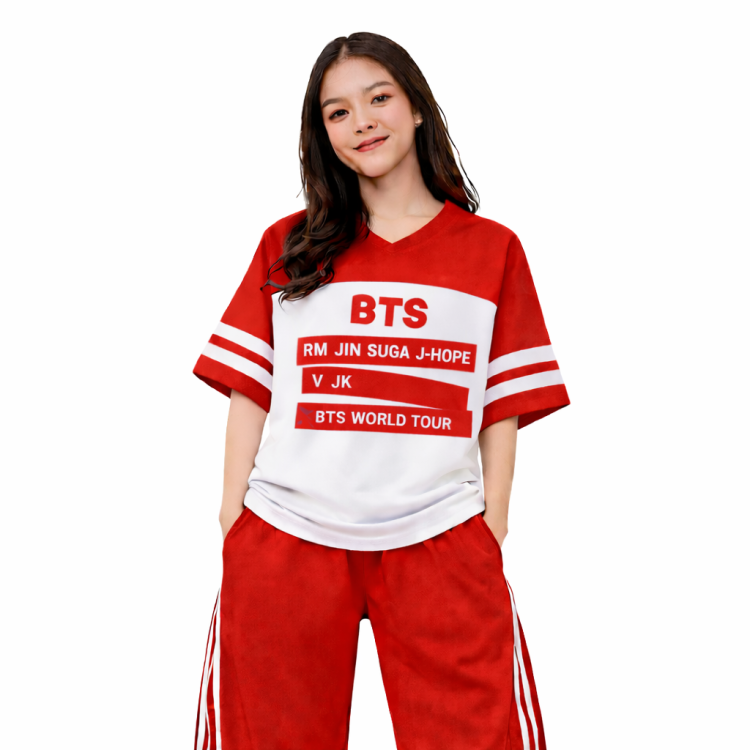 BTS fan w czerwono-białym stroju.png